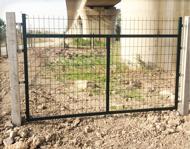 铁路护栏